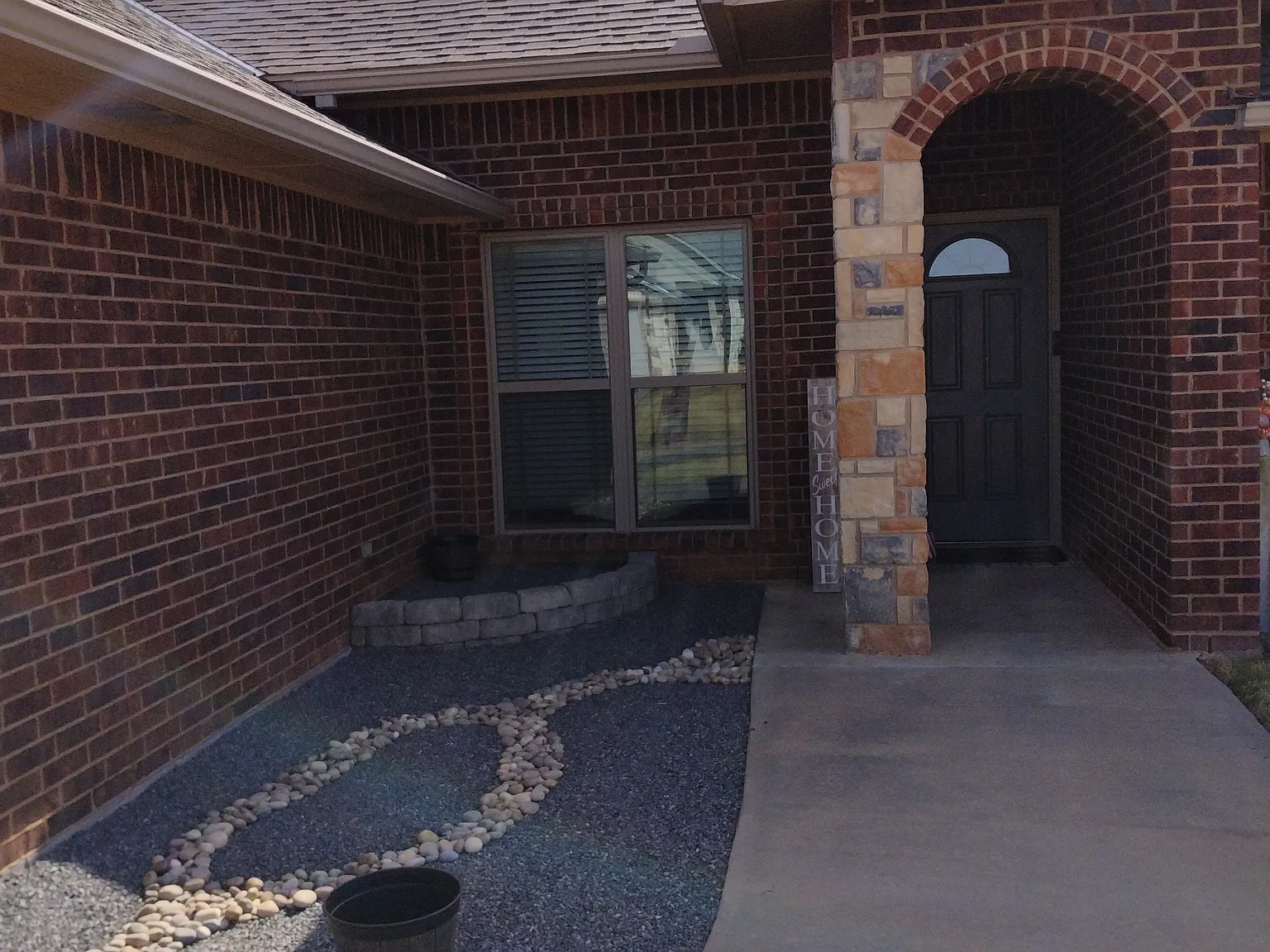 401 North Mountain Meadow Drive - 1 — Photo 1