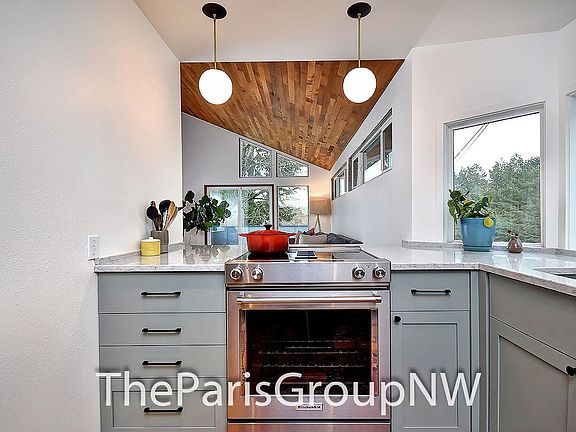5th image of 18029 28th Ave NE