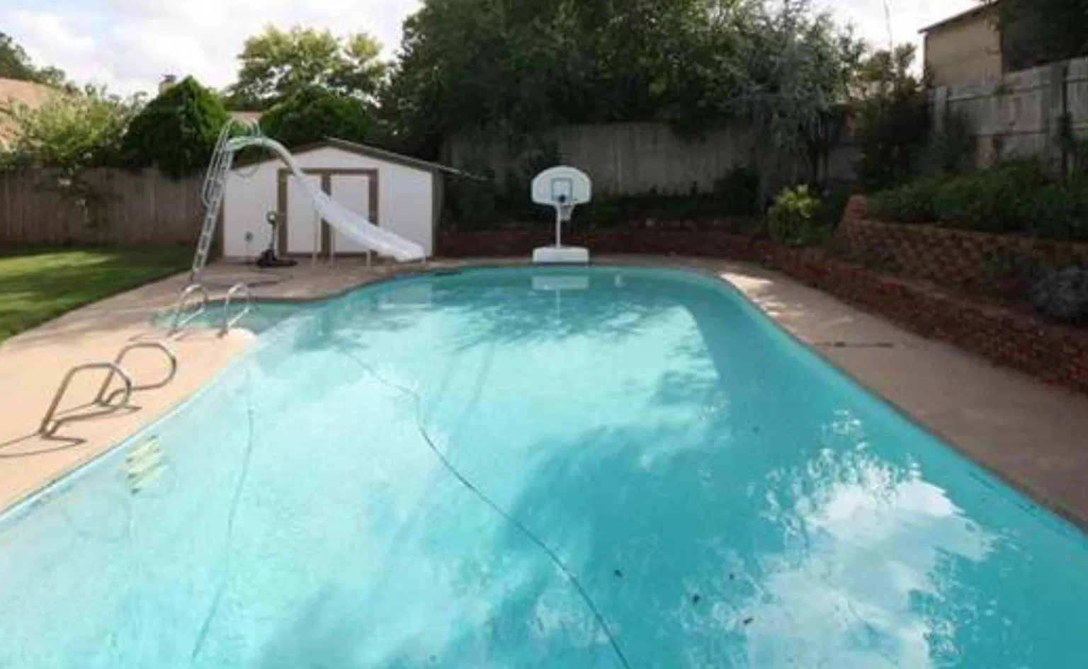 5 bed, 2635 sqft, $2,595 — Photo 3