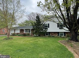 10837 Oak Valley Dr, Hagerstown, MD 21740