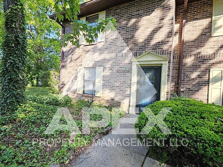 1331 Francis Station Dr — Photo 3