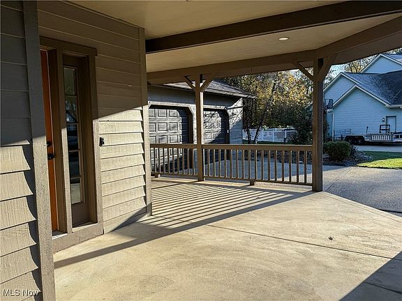 4th image of 352 Wyndclift Pl