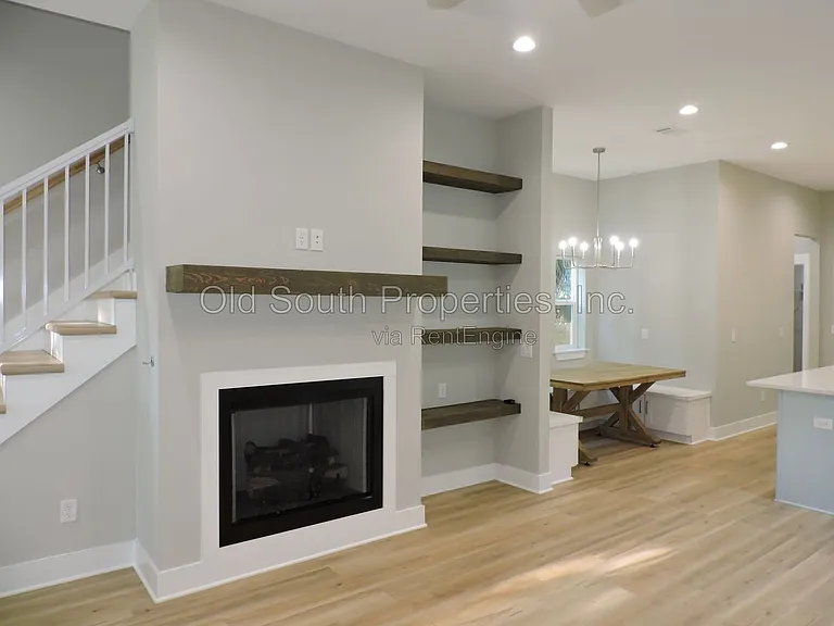 706 N F St #A — Photo 3