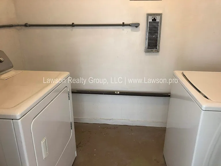 107 Oxford Sq — Photo 13
