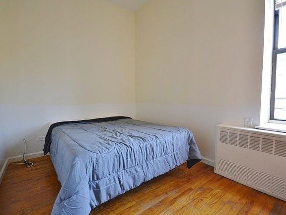 2nd image of 150 Manhattan Ave #5CC