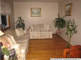 1750 S Railroad Ave, Staten Island, NY 10306