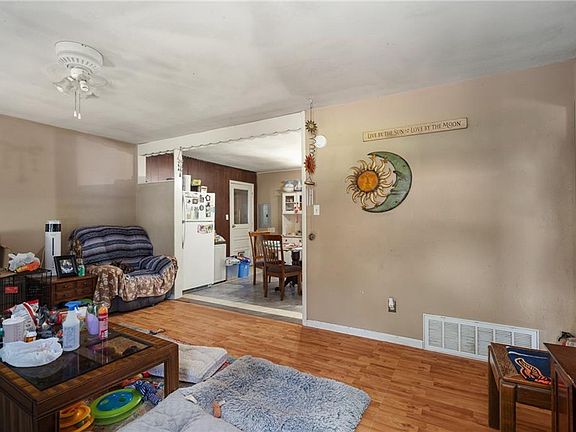 2nd image of 405 N Rogers St