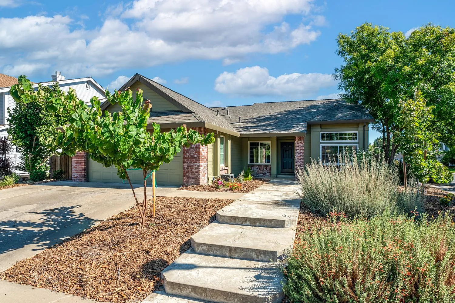 5400 Spring Creek Way photo 1