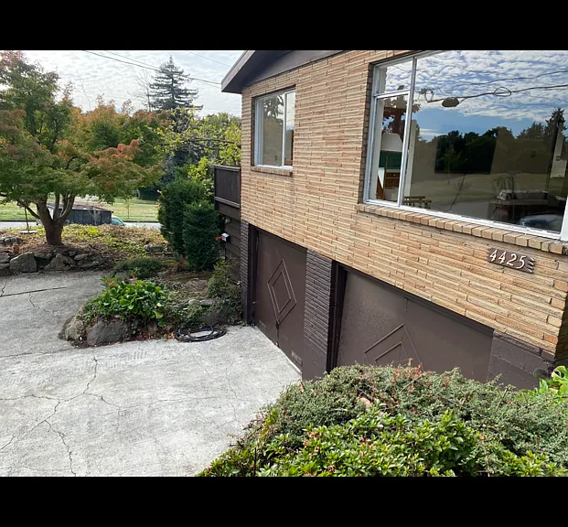 4431 Powell Pl S — Photo 2
