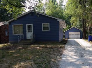 1557 W Cushing St, Decatur, IL 62526