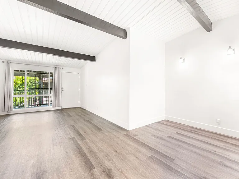 4004 Palmwood Drive — Photo 8
