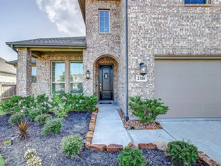 2318 Madera Landing Ln — Photo 2
