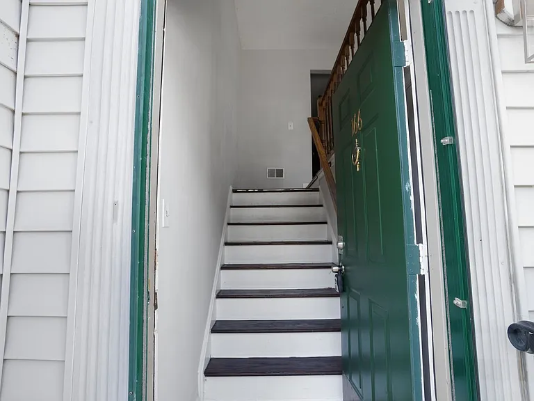 166 Sapphire Ln — Photo 4