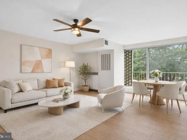 800 4th St SW APT S221, Washington, DC 20024