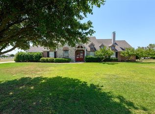 823 Round Hill Rd, Fort Worth, TX 76131