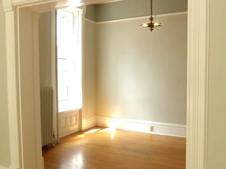 312 Clarke St — Photo 4