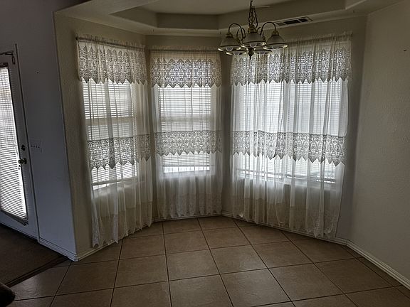 4th image of 16324 Victoria Dr