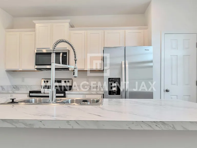 8346 Asteroid St #1 — Photo 4