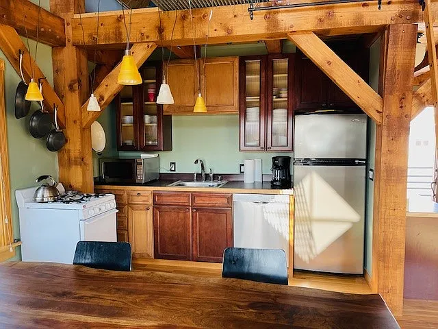 3715 Ben Walters Ln — Photo 2