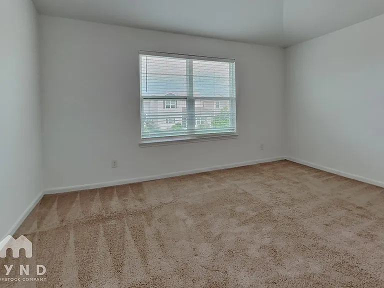 6112 Underwood Way — Photo 7