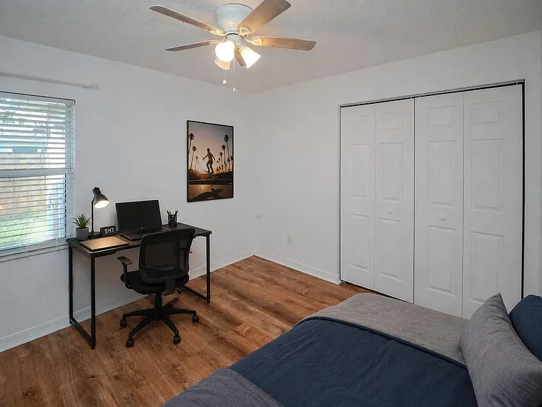 405 Island View Cir — Photo 30