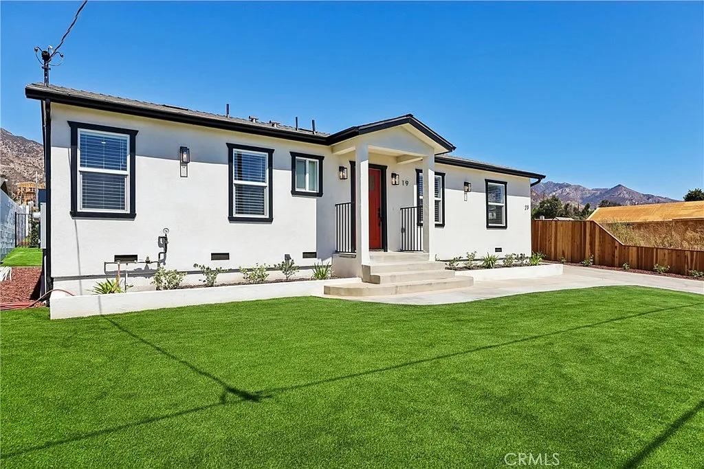 3 bed, 1220 sqft, $5,100 — Photo 2