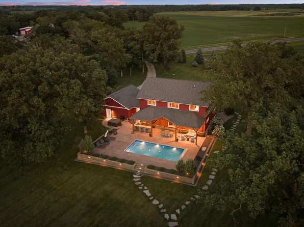 25551 885th Ave, Austin, MN 55912