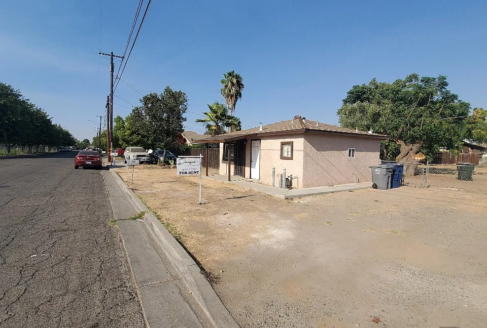 143 Santa Cruz St