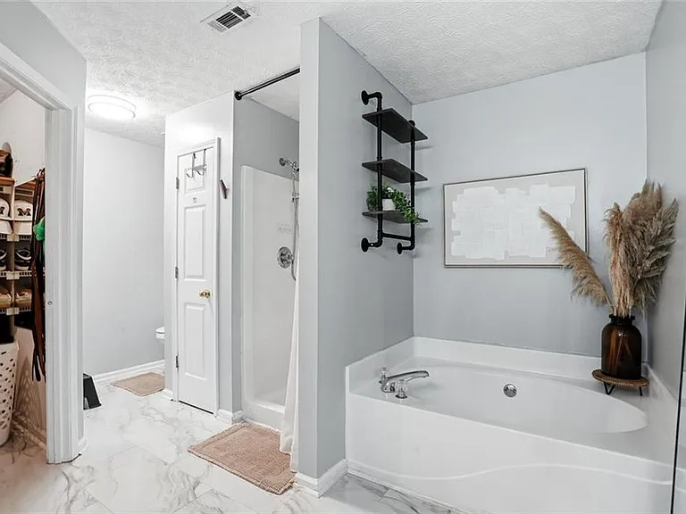 131 Homestead Way — Photo 21