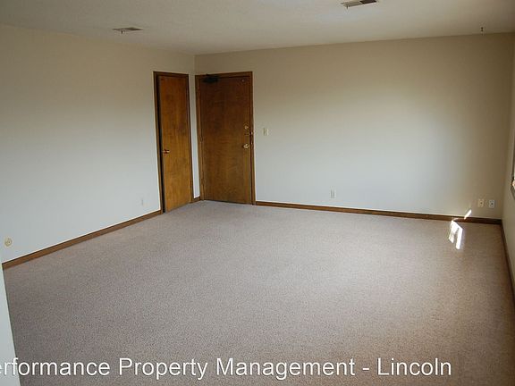 4th image of 411 N 57th St APT 9