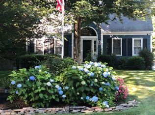 100 Edgewater Rd, Mashpee, MA 02649