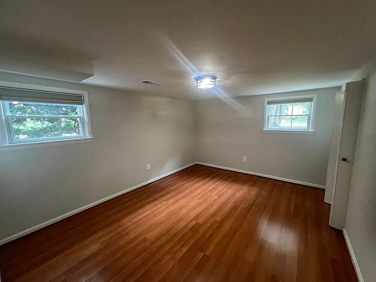 7504 Fairwood Ln — Photo 9