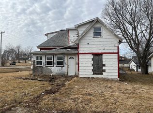 207 S Division St, Montour, IA 50173