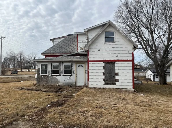 207 S Division St, Montour, IA 50173