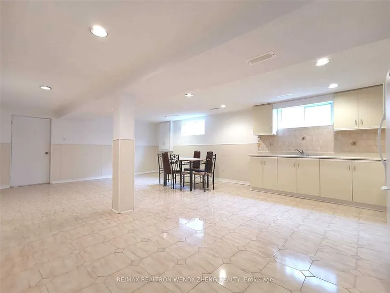4 Fordcombe Cres #BASEMENT — Photo 4
