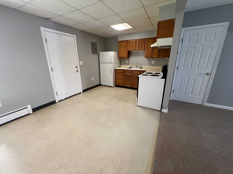 18 Main St #6 — Photo 15