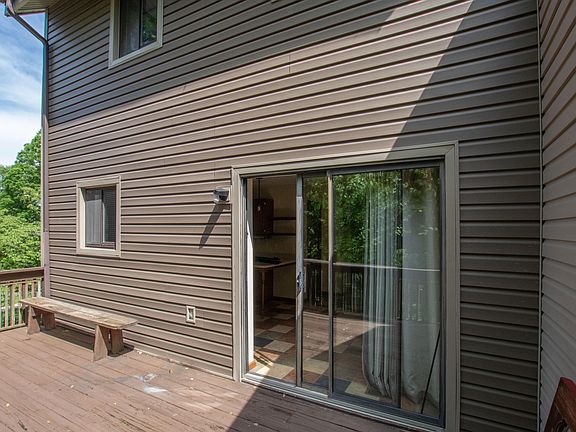 3rd image of 1127 Breckenridge Dr #11