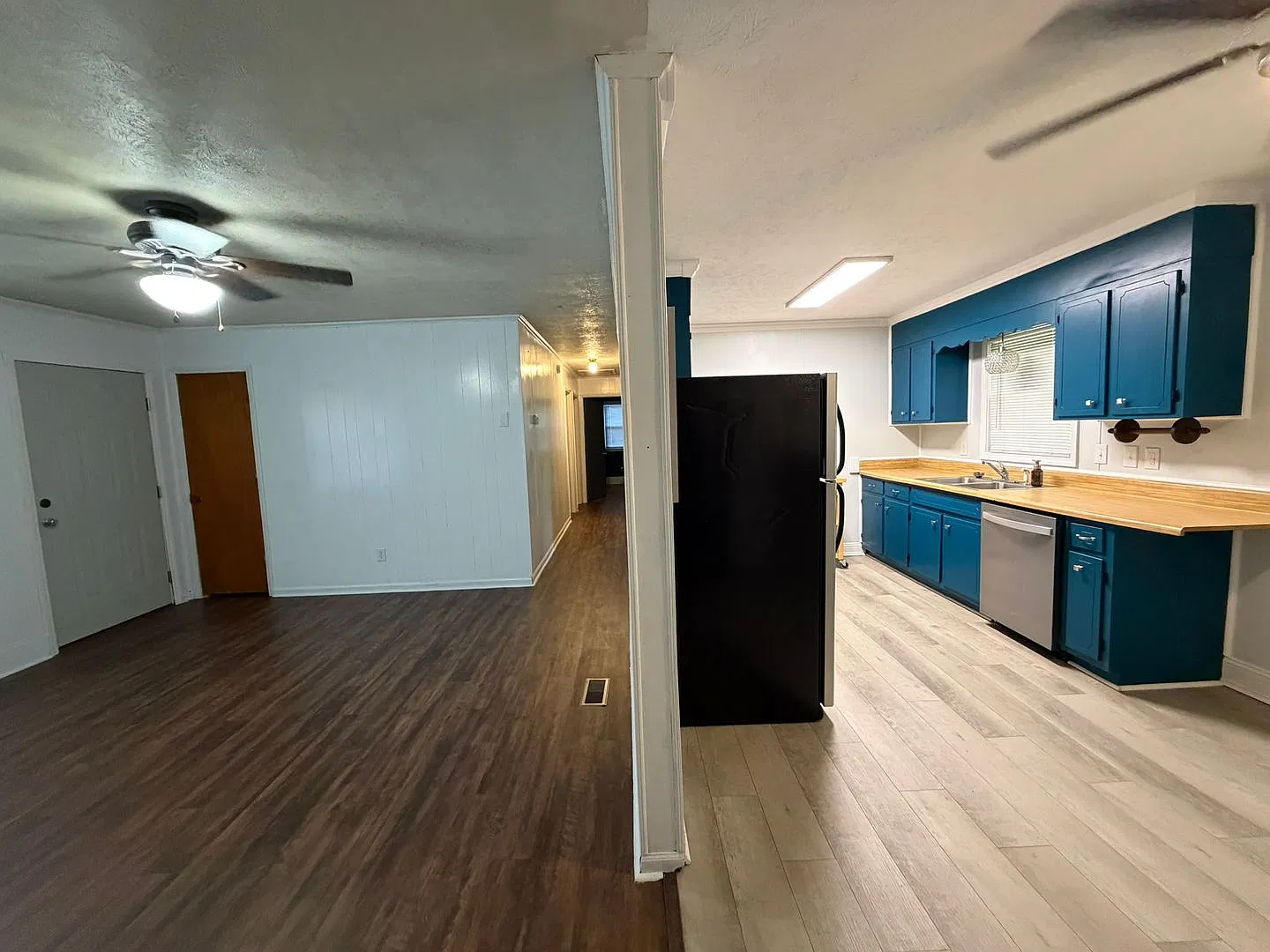 6350 Rockford ~ Arran Hills — Photo 3