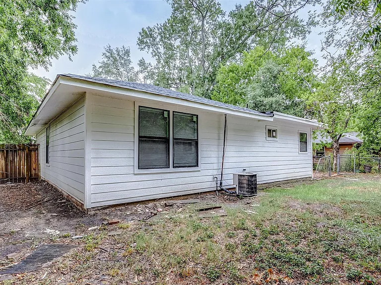 5914 Carew St — Photo 46