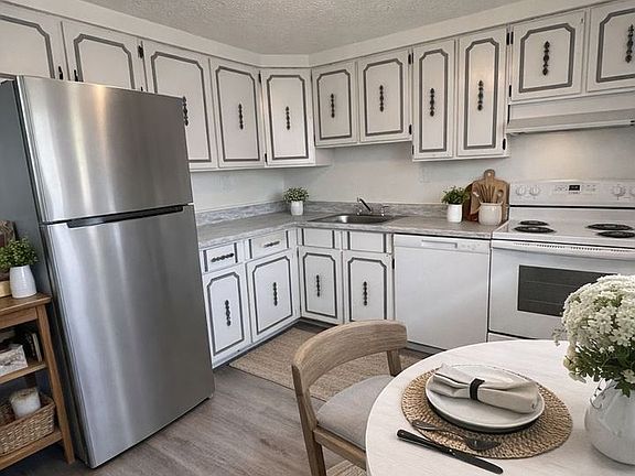 3rd image of 454 Market St APT 34