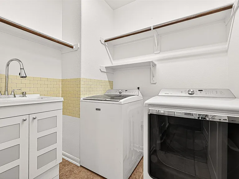 138 S Sawbridge Cir — Photo 34