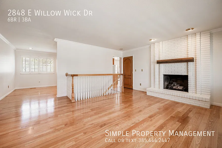 Wonderful and clean 6 BD rambler in Sandy! — Photo 4