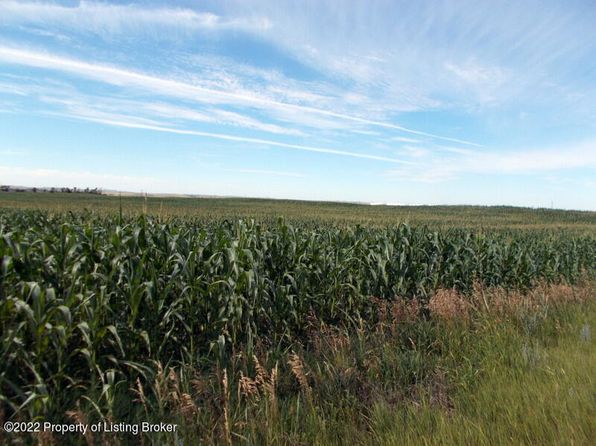 10 Highway W, Dickinson, ND 58601