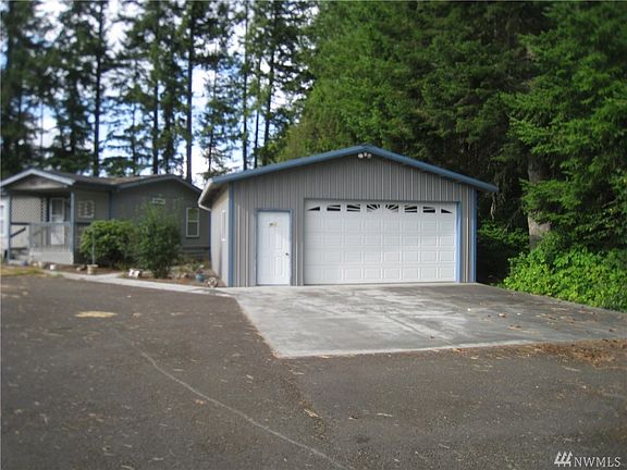 Nice over sized 2 car garage.