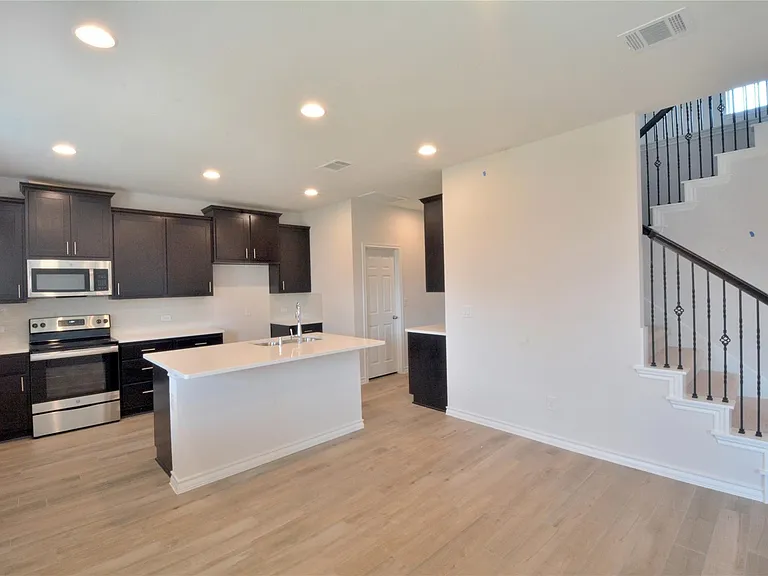 349 Capstone Rd — Photo 4