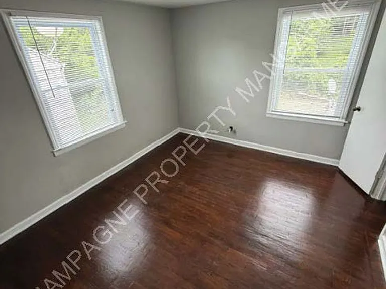 5411-5413 E Swope Pkwy — Photo 3