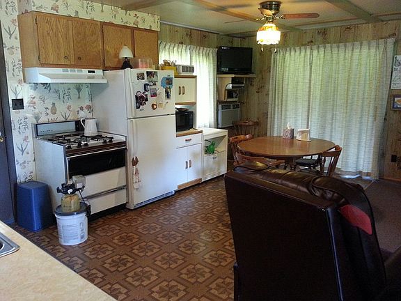3rd image of 521 Whitton Ln