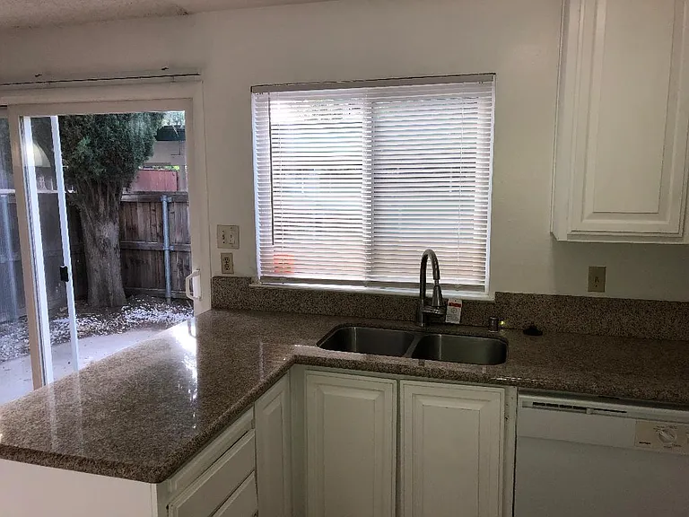 8915 Salmon Falls Dr #C — Photo 7