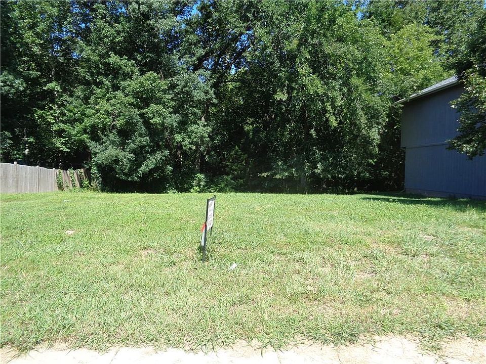 2nd image of 5624 N Richmond Ave