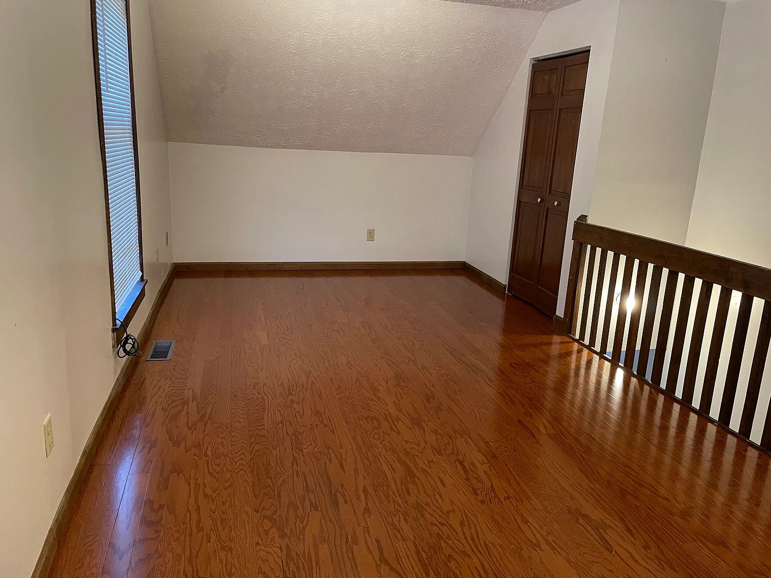 1010 Buffalo St — Photo 3